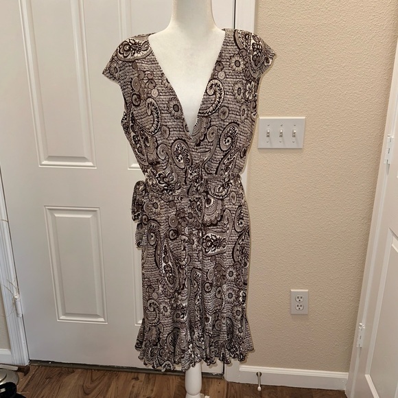 Glamour Deep V Neckline Cap Sleeve Brown / White Paisley Print Dress Size 14 - Picture 2 of 12